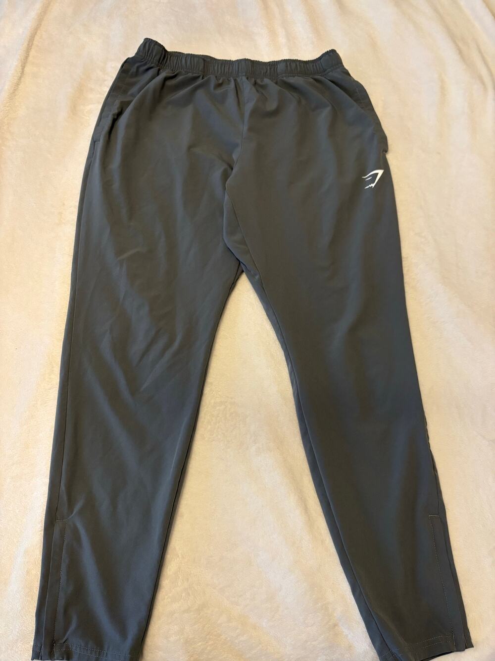 Men’s gray gym shark pants. Size M.